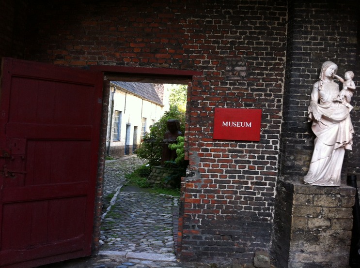 Kantc museum doorway