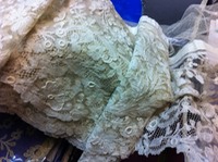 Lams lace w raised ndlwrk